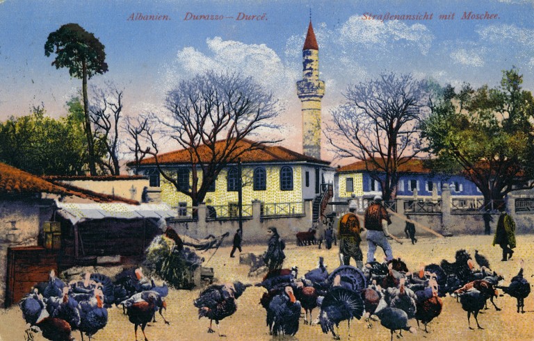 Xhamia-dhe-gjelat-e-detit-Durrës-1918-768x491